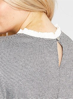 T-shirt com gola com folhos - Kiabi