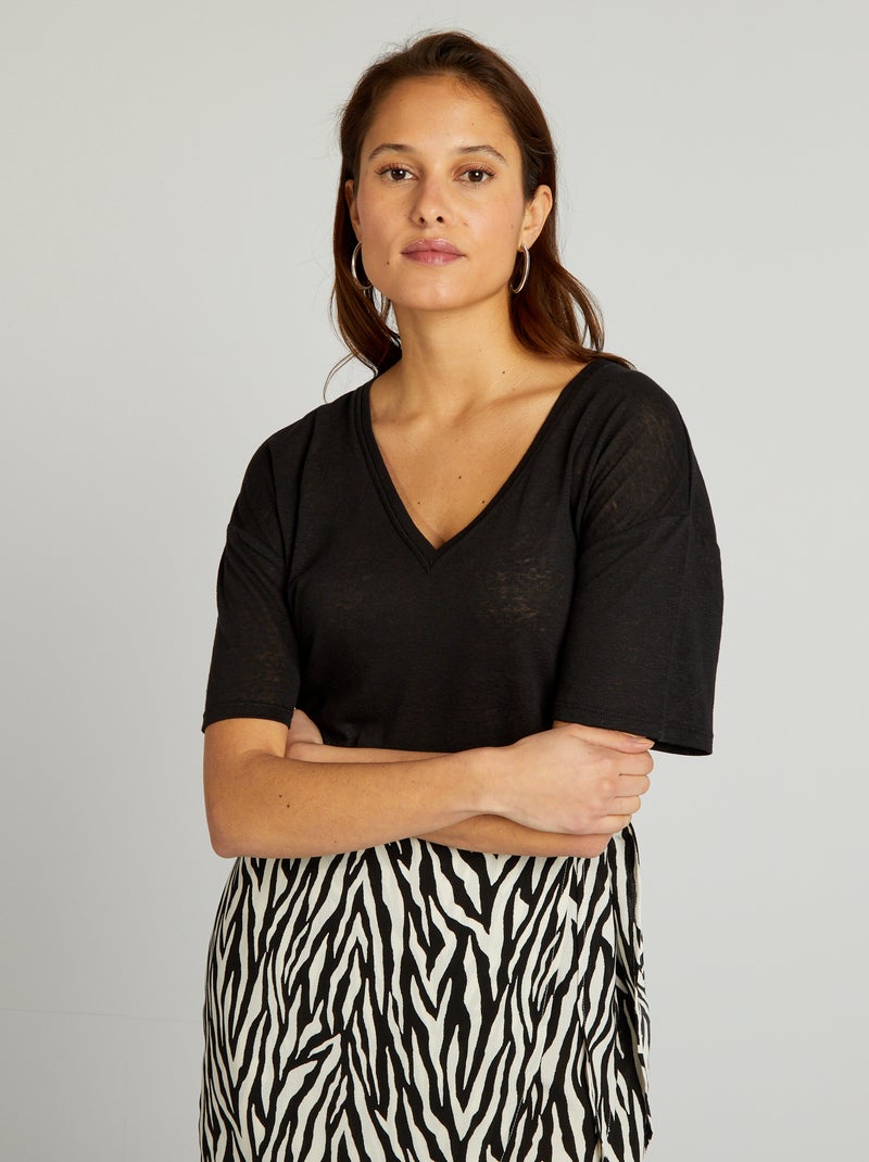 T-shirt com gola em bico com linho Preto - Kiabi