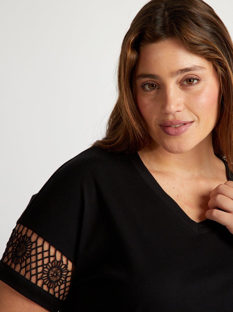 T-shirt com gola em bico de mangas ajuradas Preto - Kiabi
