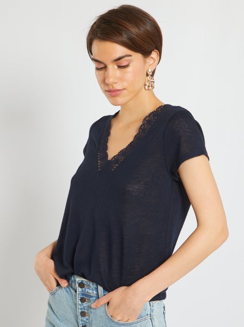 T-shirt com gola em bico de renda - Kiabi