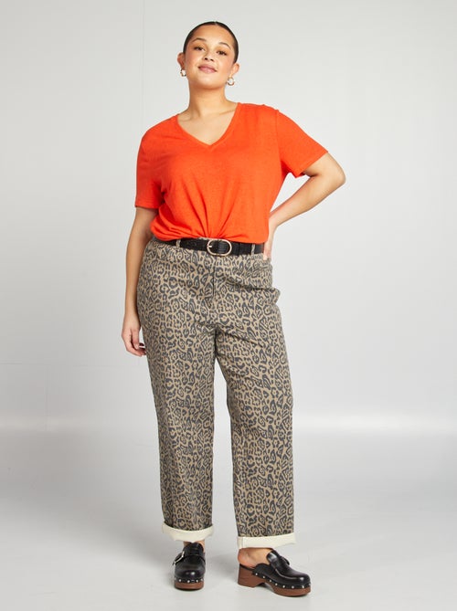 T-shirt com gola em bico em linho misturado - Kiabi