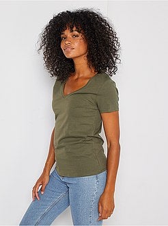 T-shirt com gola em V - Kiabi