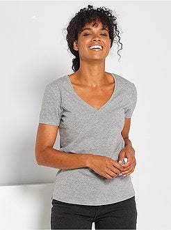 T-shirt com gola em V - Kiabi