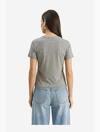 T-shirt com gola redonda e bordado floral lucci