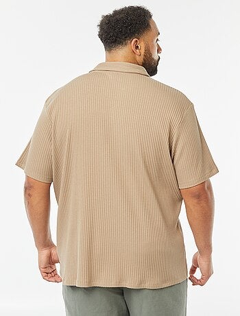 T-shirt com gola tipo polo em malha nervurada