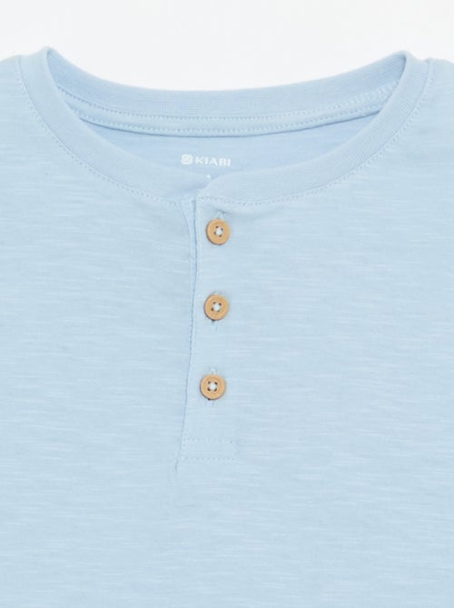 T-shirt com gola tunisina - Kiabi T-shirt com gola tunisina - Kiabi