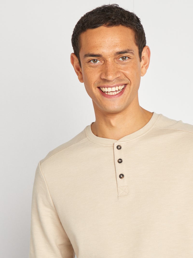 T-shirt com gola tunisina BEGE - Kiabi