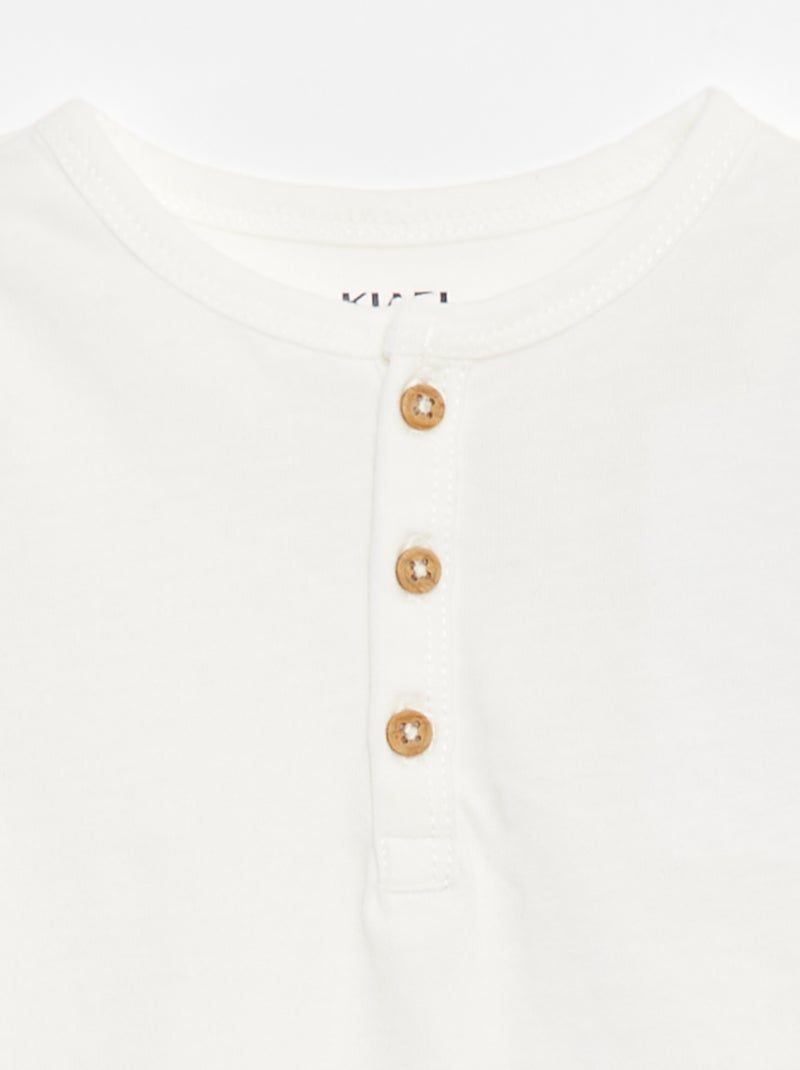 T-shirt com gola tunisina Branco - Kiabi