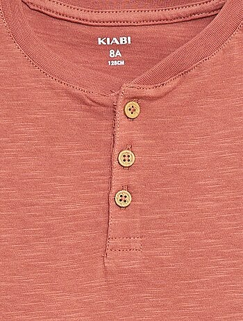 T-shirt com gola tunisina