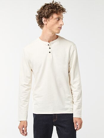 T-shirt com gola tunisina de manga comprida