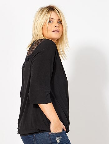 T-shirt com gola V e parte de trás em renda - Kiabi