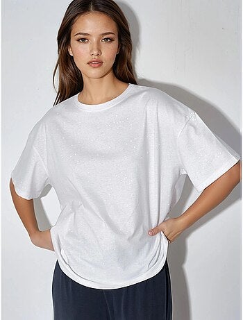 T-shirt com lantejoulas, gola redonda e manga curta busem