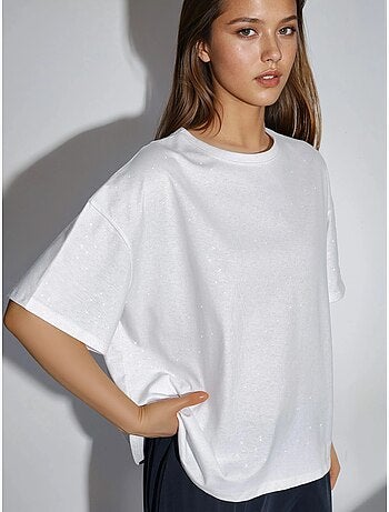 T-shirt com lantejoulas, gola redonda e manga curta busem