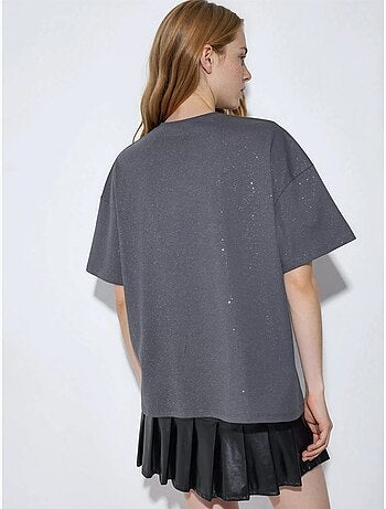 T-shirt com lantejoulas, gola redonda e manga curta busem