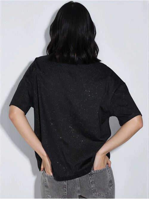 T-shirt com lantejoulas, gola redonda e manga curta busem - Kiabi T-shirt com lantejoulas, gola redonda e manga curta busem - Kiabi