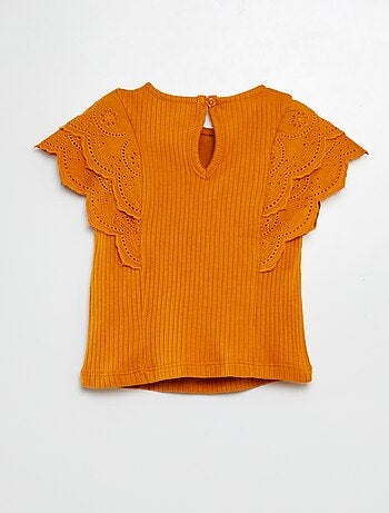 T-shirt com mangas bordadas