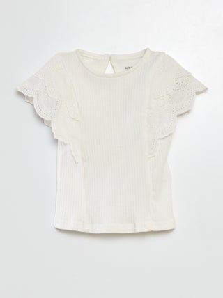 T-shirt com mangas bordadas