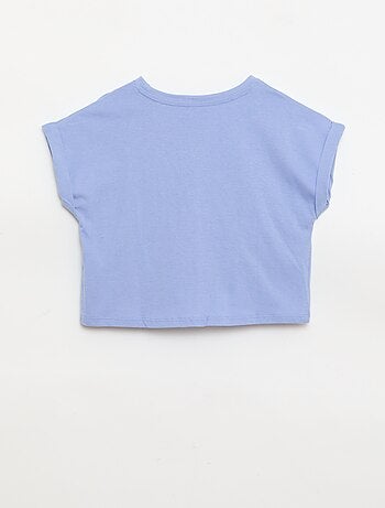 T-shirt com nó na cintura
