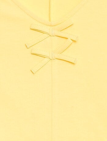 T-shirt com nós de fantasia