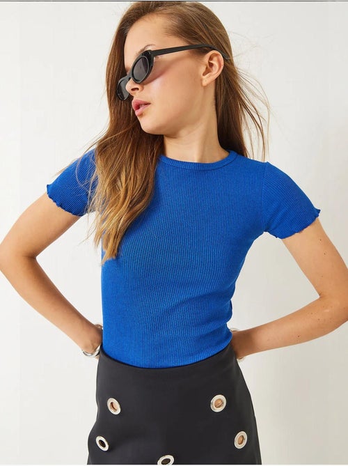 T-shirt crop canelada com decote redondo e detalhe de rebordo ondulado lucci - Kiabi T-shirt crop canelada com decote redondo e detalhe de rebordo ondulado lucci - Kiabi