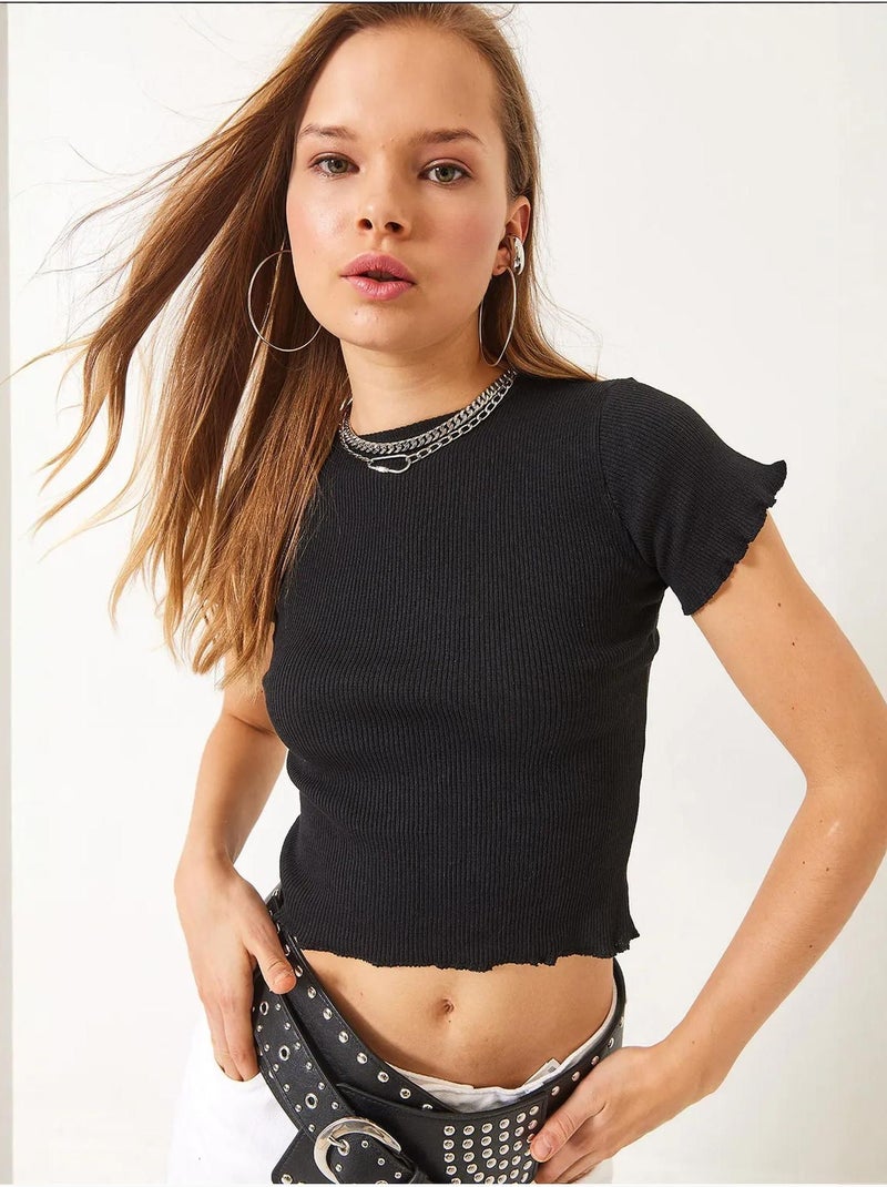 T-shirt crop canelada com decote redondo e detalhe de rebordo ondulado lucci Preto - Kiabi