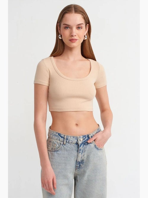 T-shirt crop canelada de mulher dilvin - Kiabi T-shirt crop canelada de mulher dilvin - Kiabi