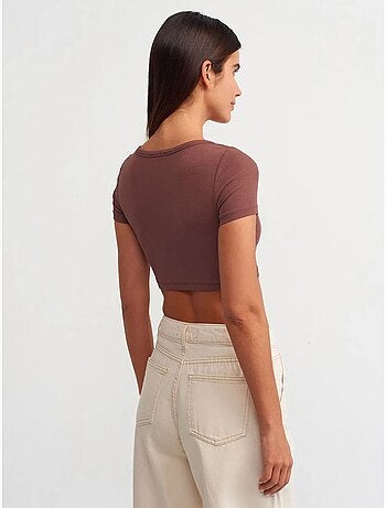 T-shirt crop canelada de mulher dilvin