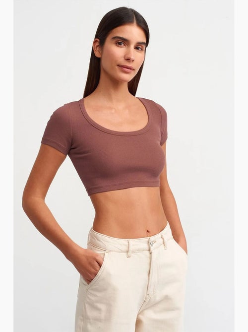 T-shirt crop canelada de mulher dilvin - Kiabi T-shirt crop canelada de mulher dilvin - Kiabi
