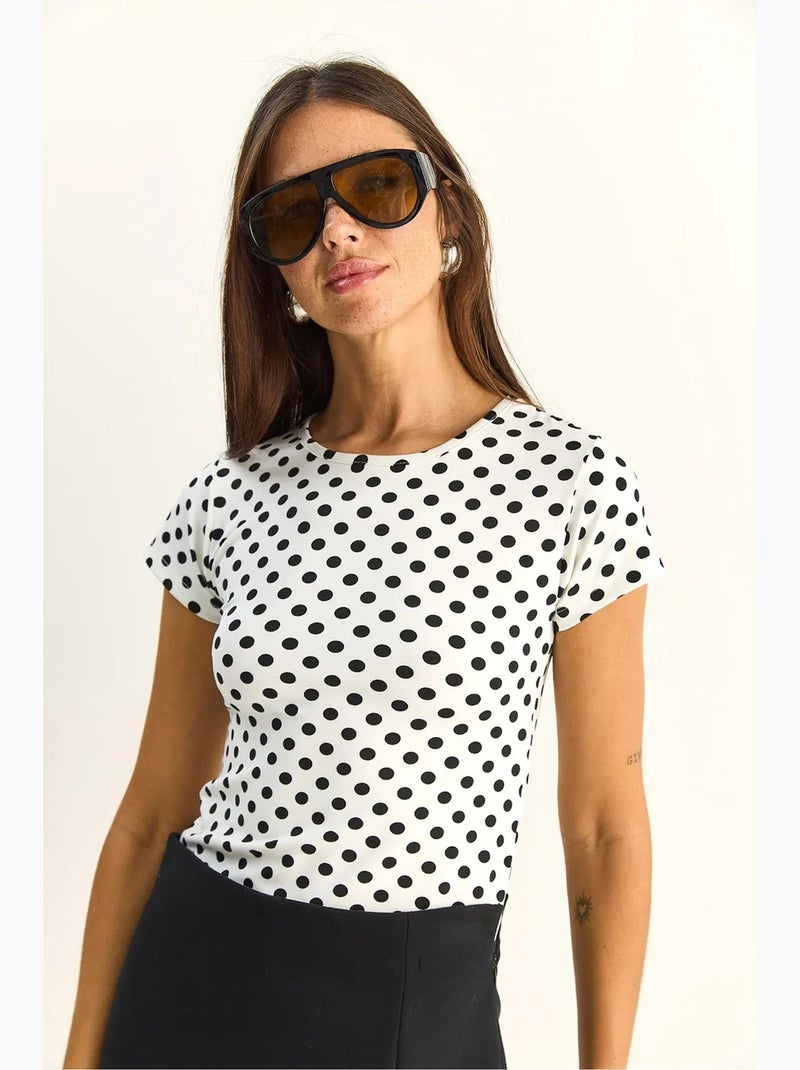 T-shirt crop de bolinhas com decote redondo lucci Branco Preto - Kiabi
