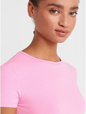 T-shirt crop de mulher slim fit com decote redondo dilvin