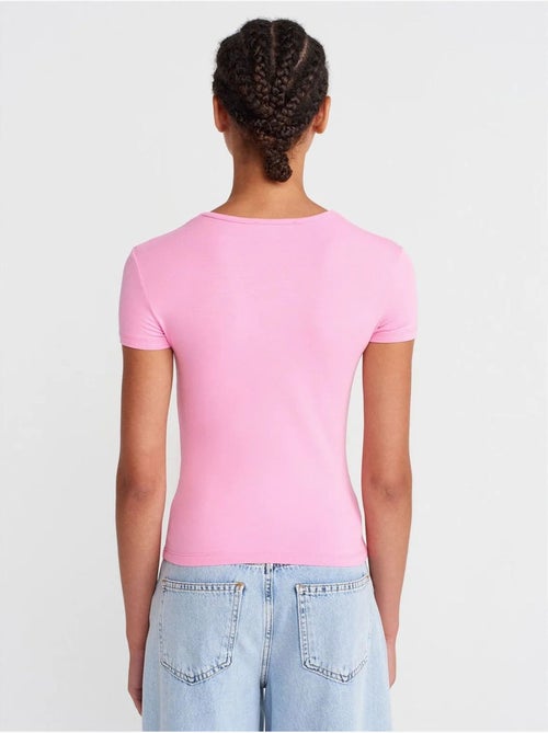 T-shirt crop de mulher slim fit com decote redondo dilvin - Kiabi