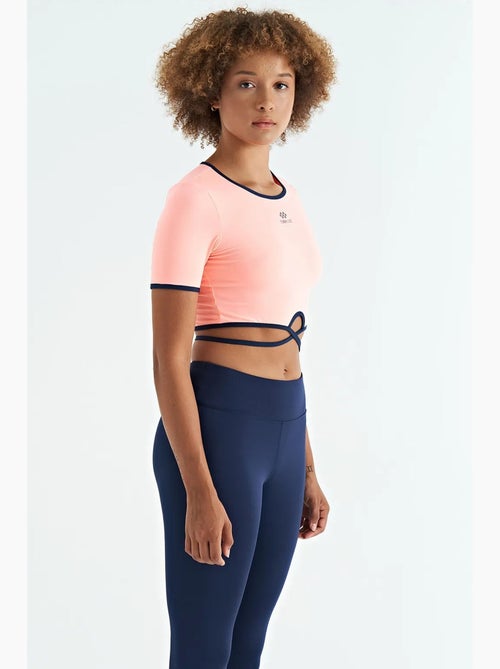 T-shirt crop elástica com gola redonda tommy - Kiabi T-shirt crop elástica com gola redonda tommy - Kiabi