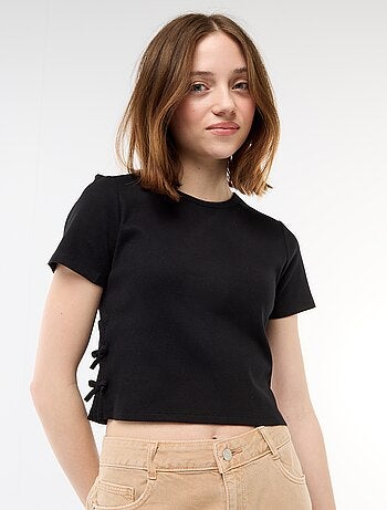 T-shirt cropped canelado com nós