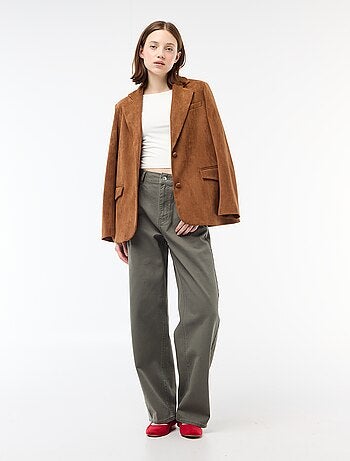 T-shirt cropped com decote quadrado nas costas