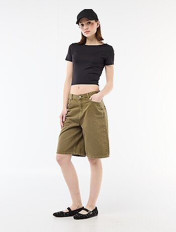 T-shirt cropped com decote quadrado nas costas