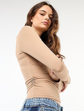 T-shirt cropped com efeito amarrotado