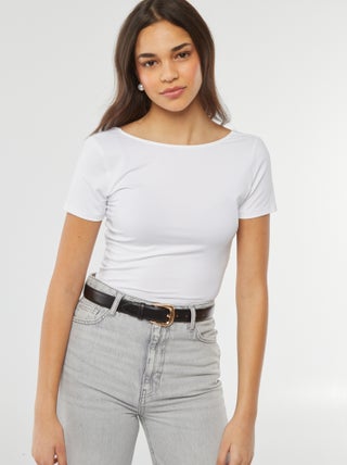 T-shirt cropped em malha elástica com costas nuas