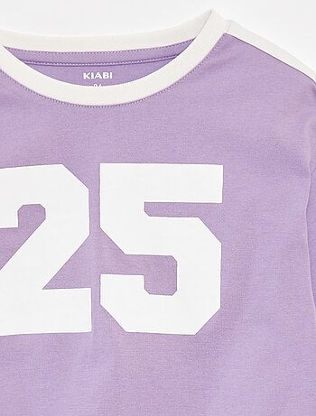 T-shirt cropped estilo campus