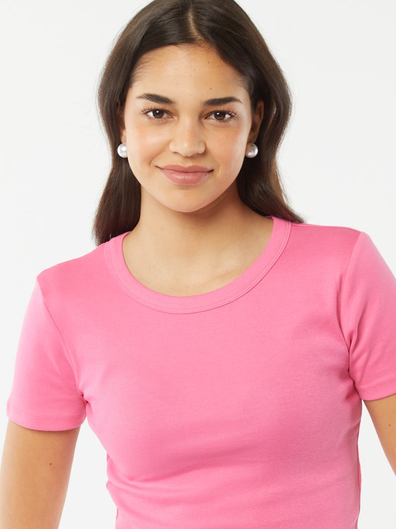 T-shirt cropped manga curta ROSA - Kiabi