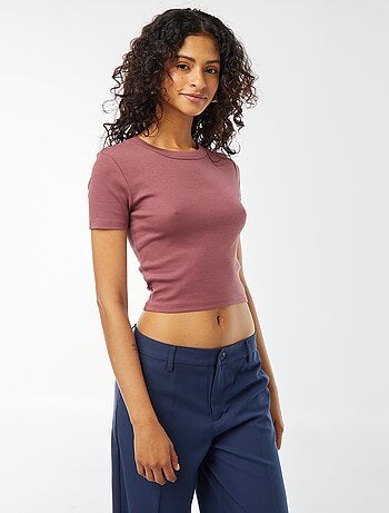 T-shirt cropped manga curta