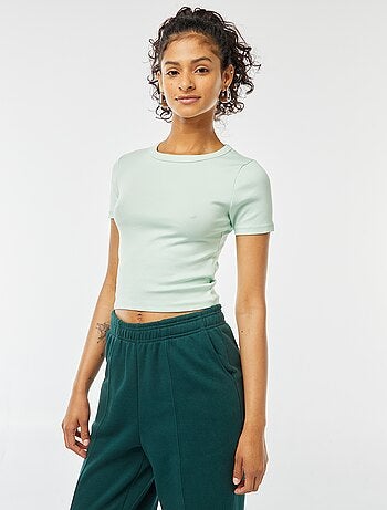 T-shirt cropped manga curta