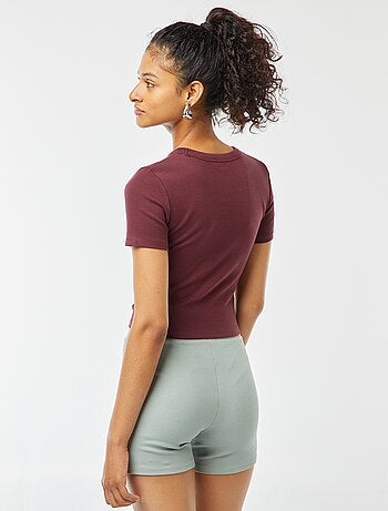 T-shirt cropped manga curta