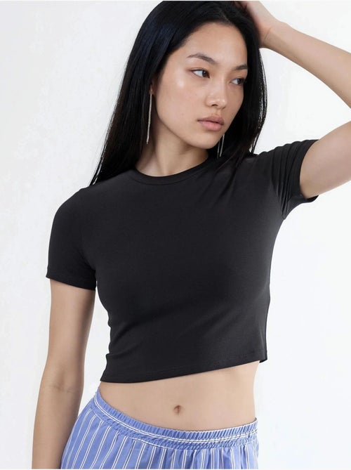T-shirt curta com decote redondo busem - Kiabi T-shirt curta com decote redondo busem - Kiabi