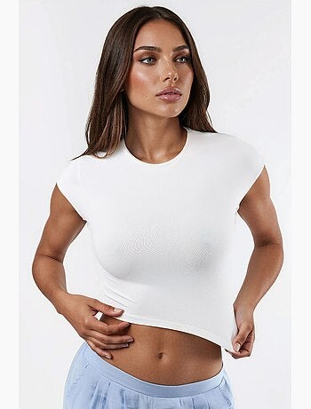 T-shirt curta lisa com gola redonda busem