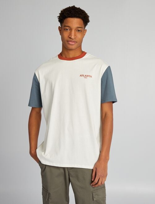 T-shirt de algodão color-block com gola redonda (+ de 1,90 m) - Kiabi
