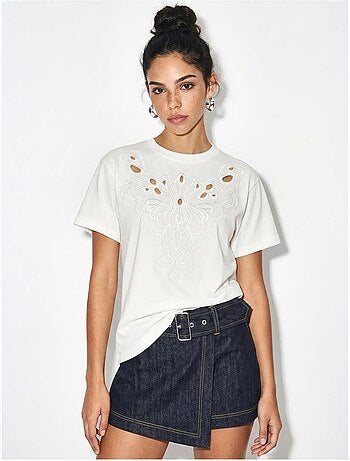 T-shirt de algodão com gola redonda bordada lucci