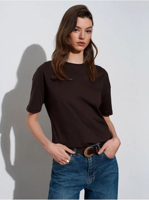 T-shirt de algodão de mulher com decote redondo dilvin - Kiabi T-shirt de algodão de mulher com decote redondo dilvin - Kiabi