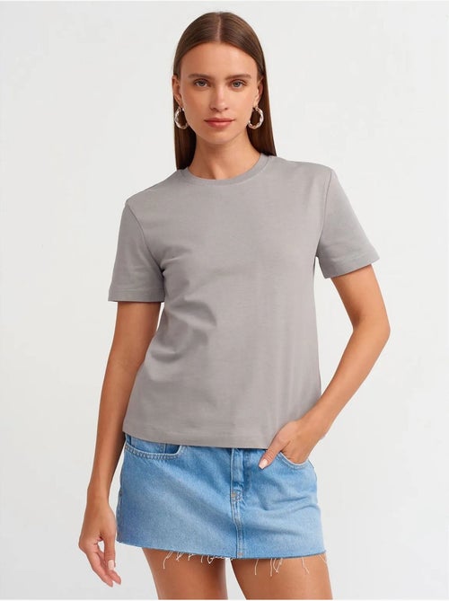 T-shirt de algodão de mulher com decote redondo dilvin - Kiabi T-shirt de algodão de mulher com decote redondo dilvin - Kiabi