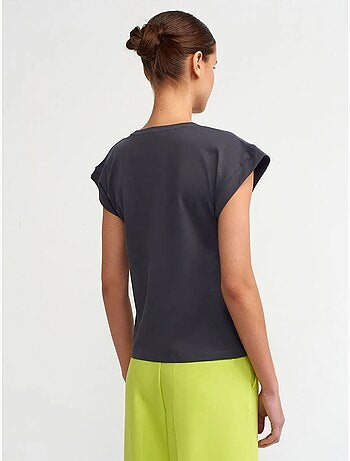 T-shirt de algodão de mulher com decote redondo dilvin