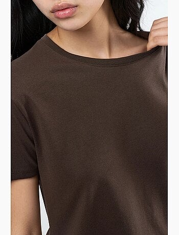 T-shirt de algodão lisa com gola redonda busem